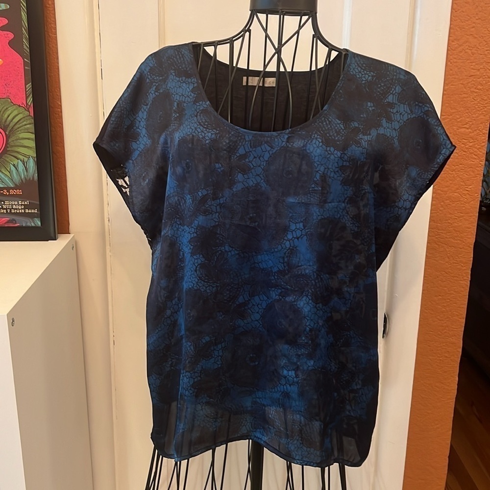 Hinge Floral Sleeveless top with Lace Back-Size S